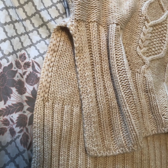 BCBGMAXARIA sleeveless sweater - Picture 5 of 5